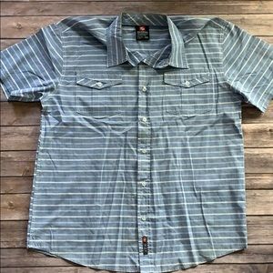 Men’s Southpole button down shirt.
